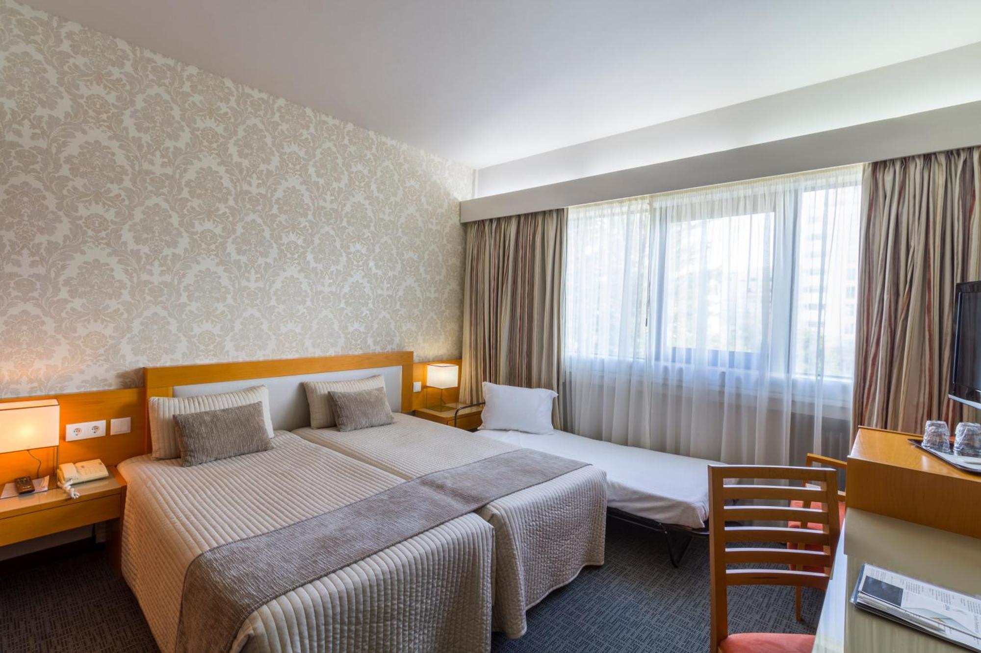 Hotel Eurosol Leiria & Jardim Exterior photo